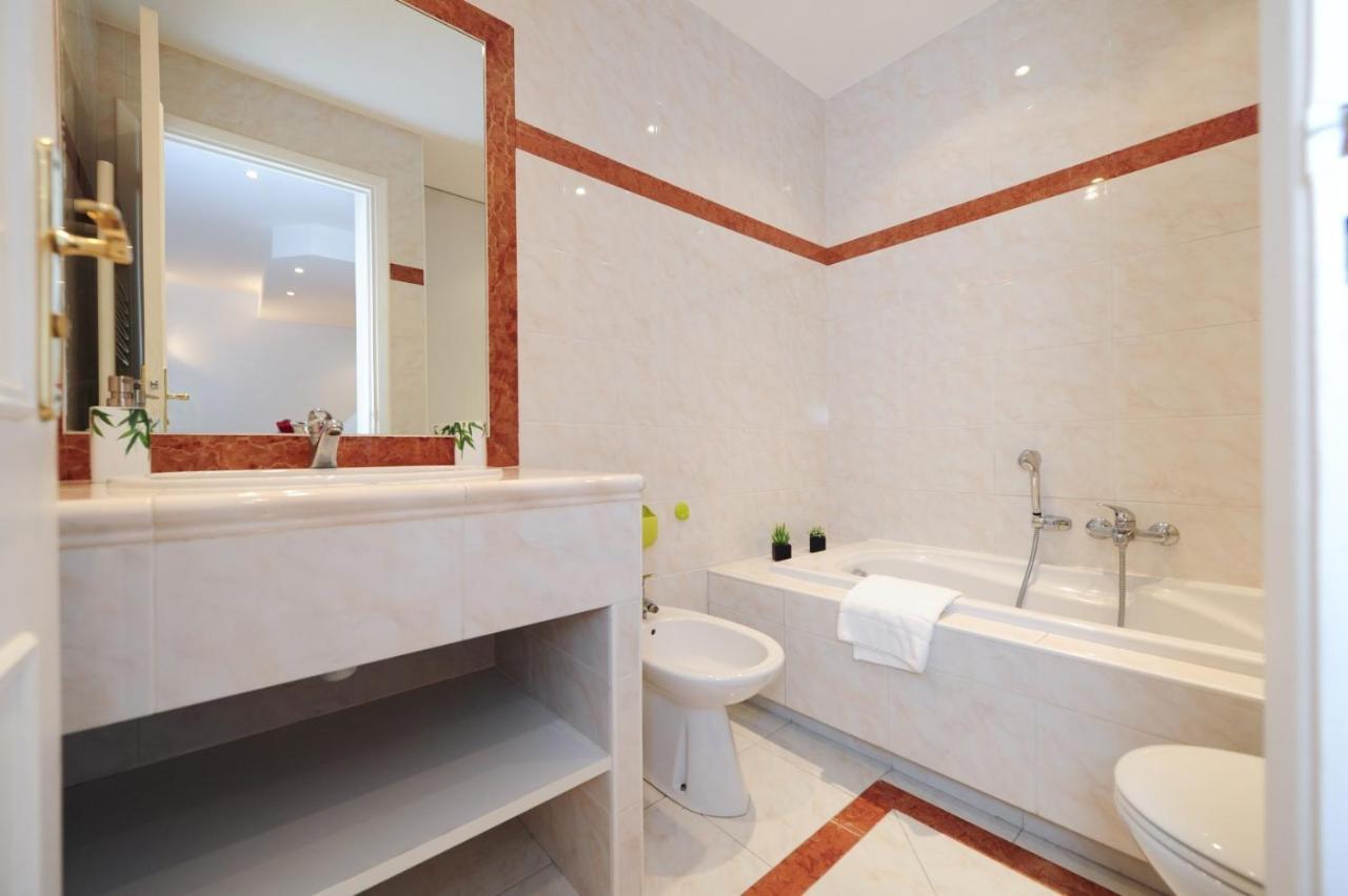 Le Savoy Palace - Five Stars Holiday House ニース エクステリア 写真