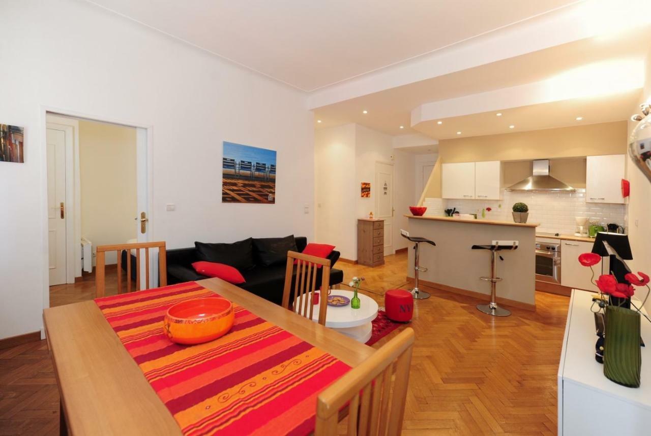 Le Savoy Palace - Five Stars Holiday House ニース エクステリア 写真
